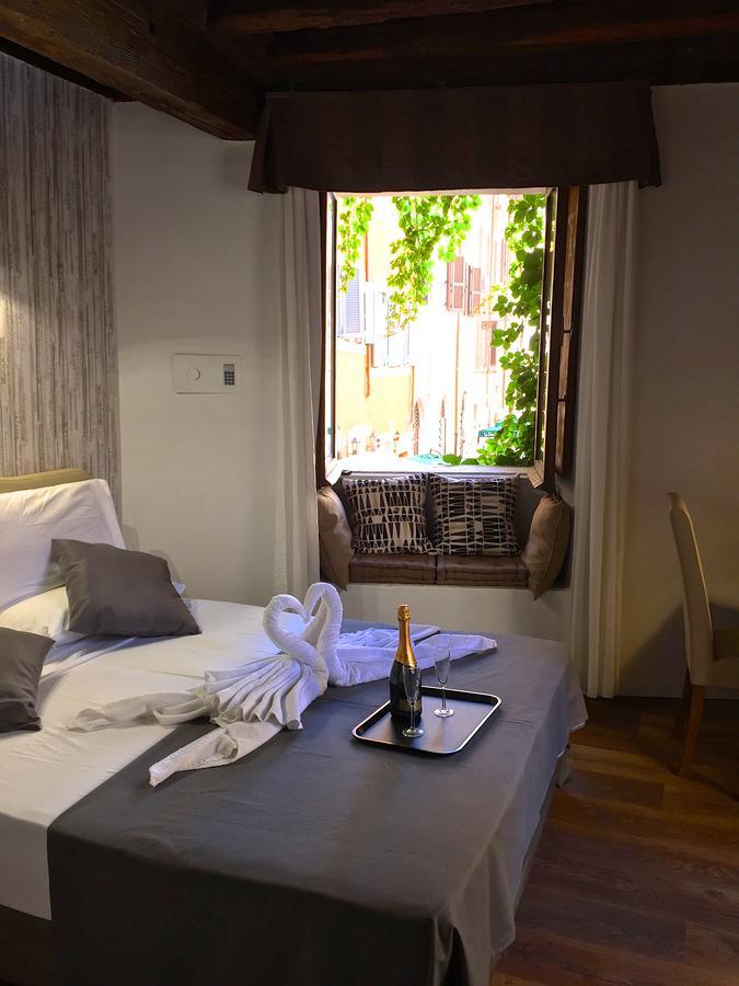 Do-Do Navona Suites Rom Zimmer foto